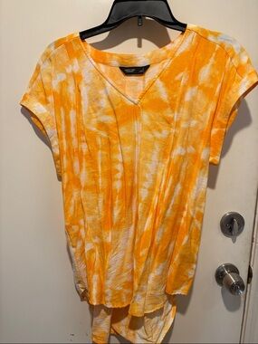 Simply Vera Vera Wang Orange and White Tie-Dye V-Neck Short Sleeve Top